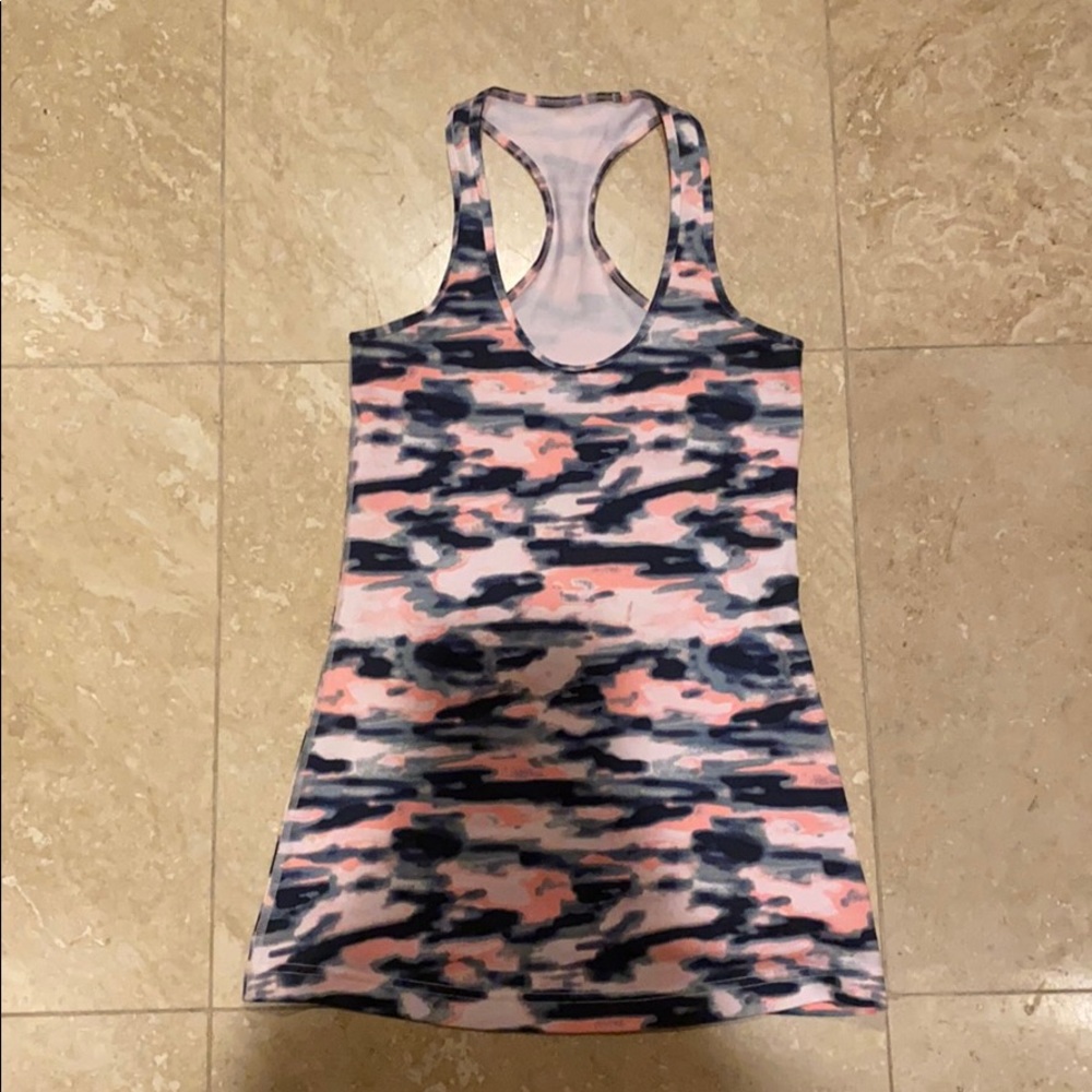 Lululemon top